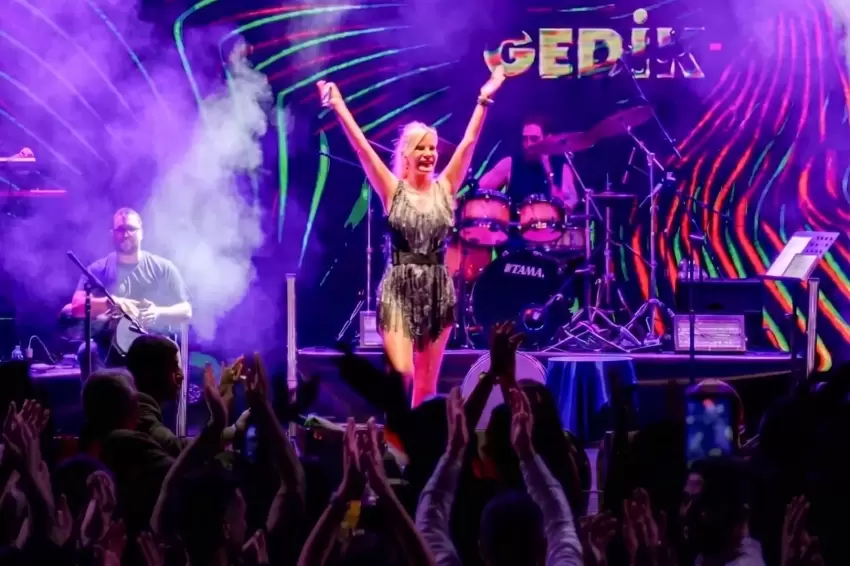 Ömür Gedikin Bodrum sürprizi