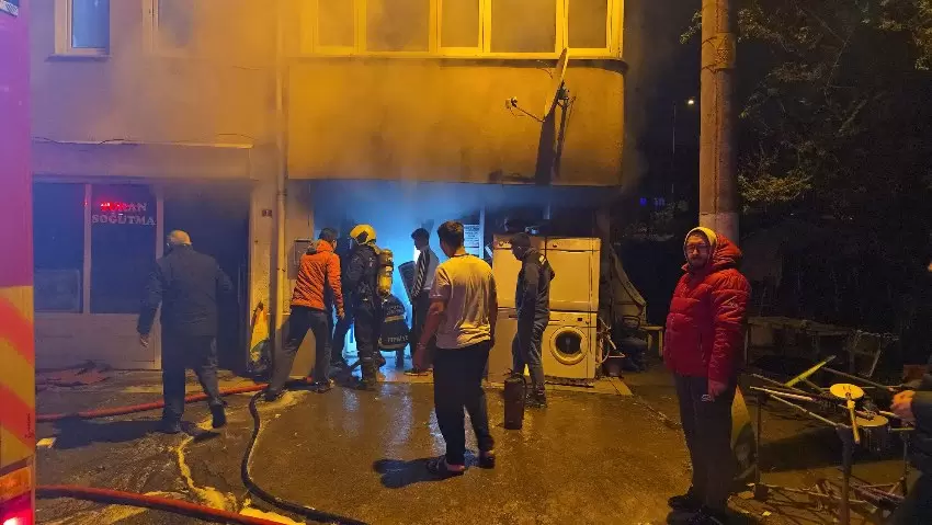 Kdz.Ereğlide yangın… Beyaz eşya dükkanı küle döndü