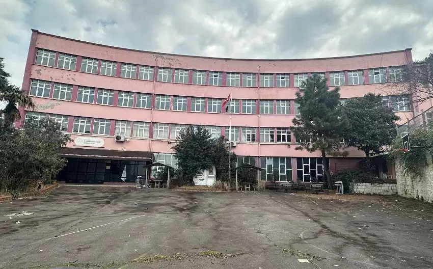 Deniz Yavuzyılmaz, Kız Meslek Lisesinin akibetini sordu