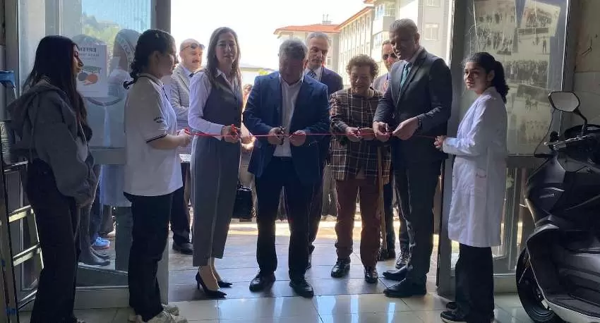 İbrahim Süheyla İzmirli Fen Lisesinde 4006 TÜBİTAK Bilim Fuarı yoğun ilgi gördü