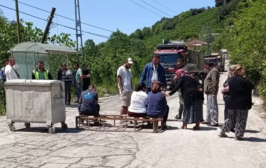 Kıyıcakta sabır taştı: Mahalleli kamyonlara yolu kapattı