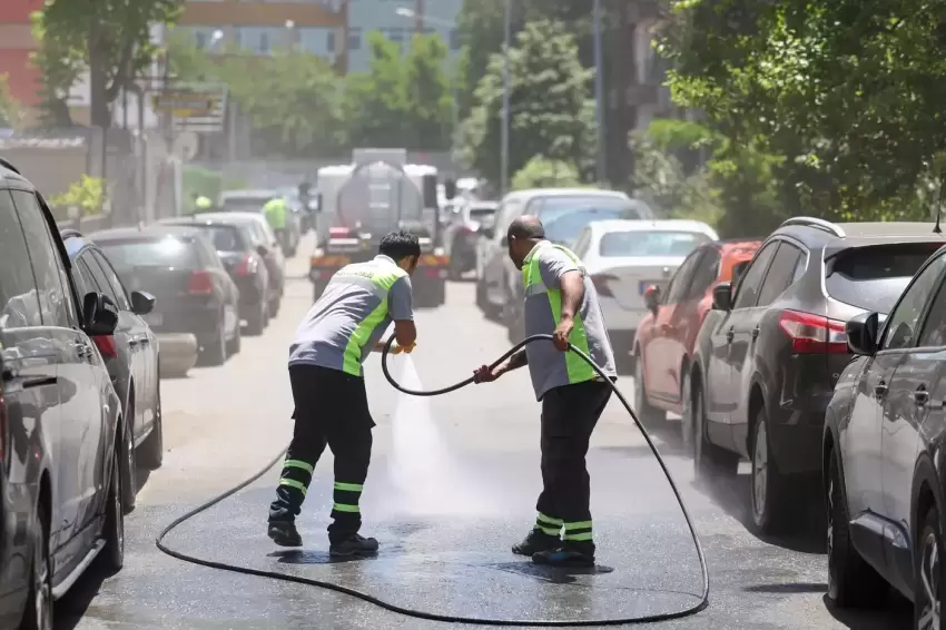 İstanbul Bakırköyde köşe bucak temizliğe devam
