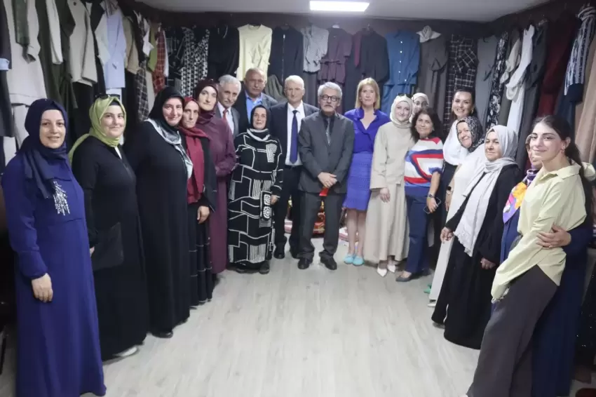 İZMEK yıl sonu sergisi Çubuklubalada açıldı