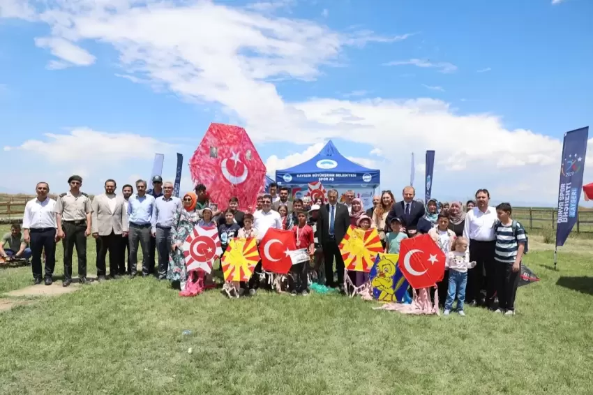 Kayseri Büyükşehirden Sultan Sazlığında uçurtma şenliği
