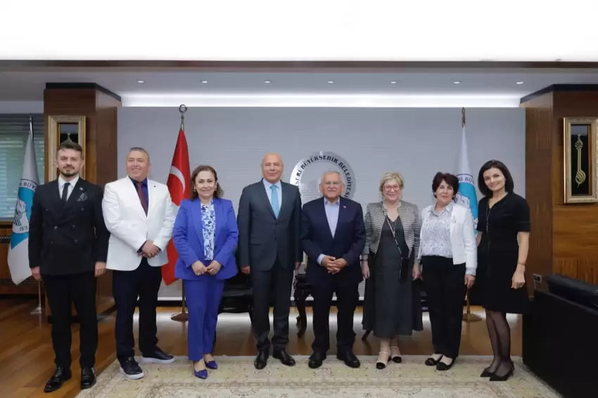 Memduh Büyükkılıç Bağımlılık Zirvesine katıldı