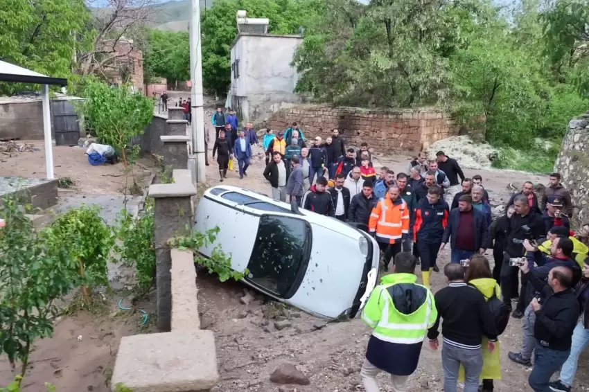Niğde Gümüşlerde sel felaketi: 1 ölü, 5 yaralı Hasar tespitler sürüyor