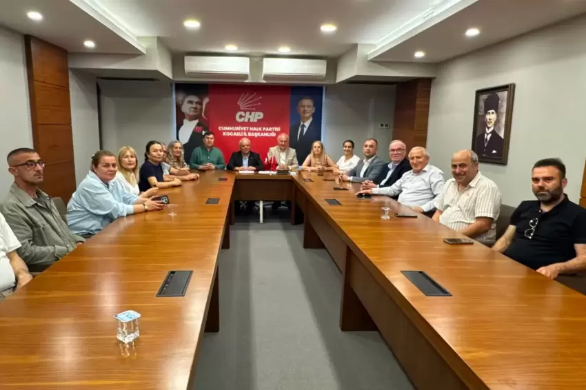 CHP Kocaeli Parti Okulu eğitmenlerinden Özgür Özele destek mesajı
