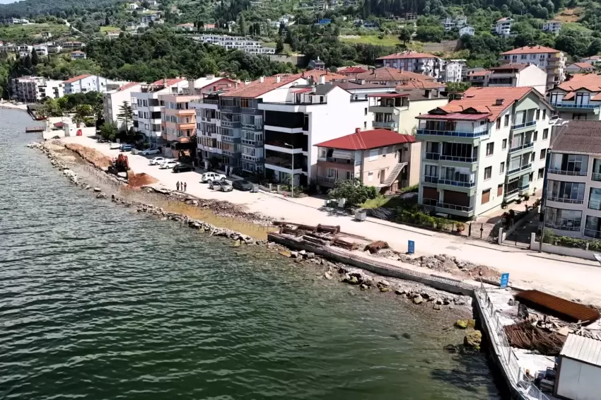 Kocaeli Ulaşlıdaki olası taşkın riskine dal kırıcı set