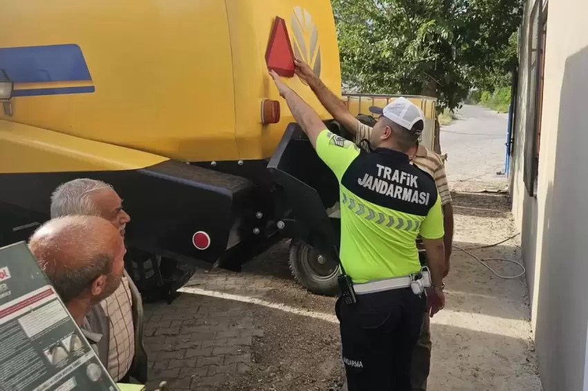 Şanlıurfa Jandarmasından hasat sezonunda sıkı trafik mesaisi