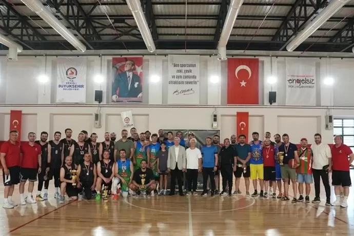 Denizli Büyükşehir Master Cup +35te kupalar sahiplerini buldu