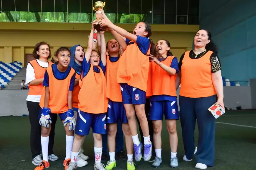 Ankarada Anne-Kız Futbol Turnuvası coşkusu