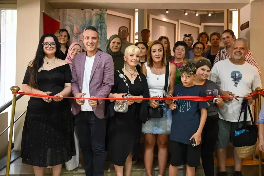 İzmir Bornovada sanatseverlere ‘Biz sergisi