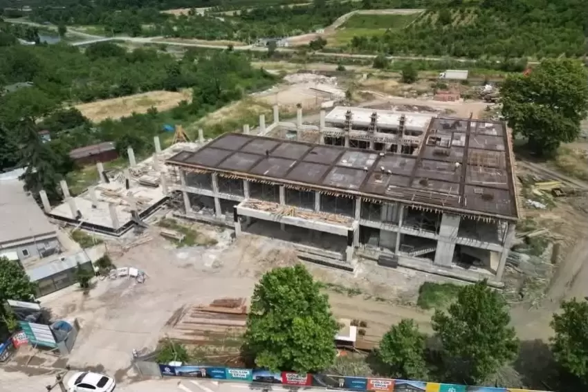 Kocaeli Gölcüke FIFA standartlarında spor kompleksi inşa ediliyor