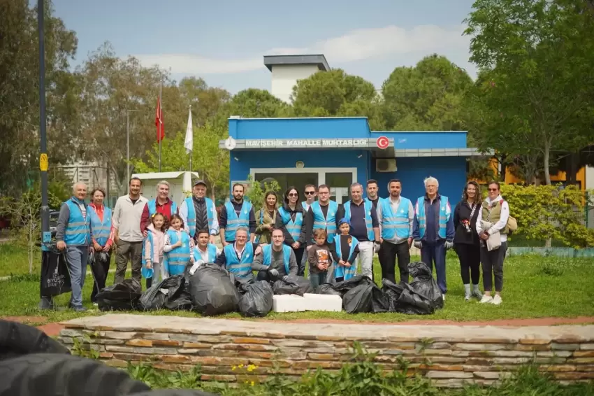 İzmirde Temiz Park etkinliğiyle parklar pırıl pırıl oldu