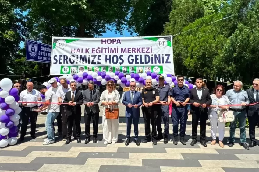 Artvinde kursiyerlerin el emeği ürünleri vatandaşlarla buluştu