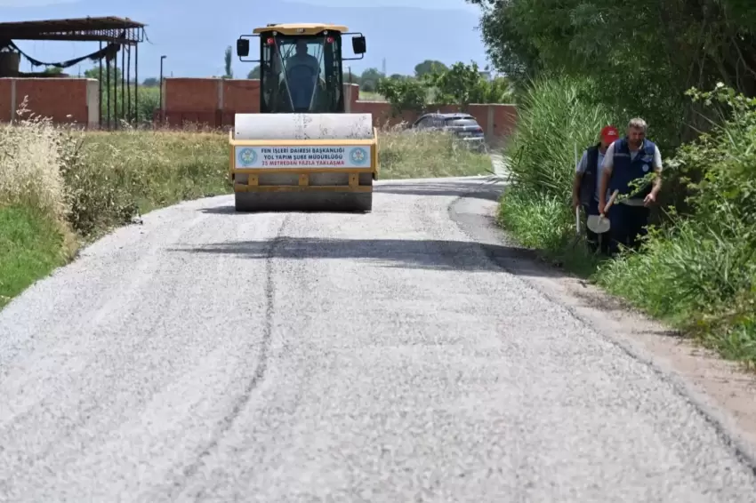 Manisada 5 mahalleyi bağlayan yol baştan sona yenilendi