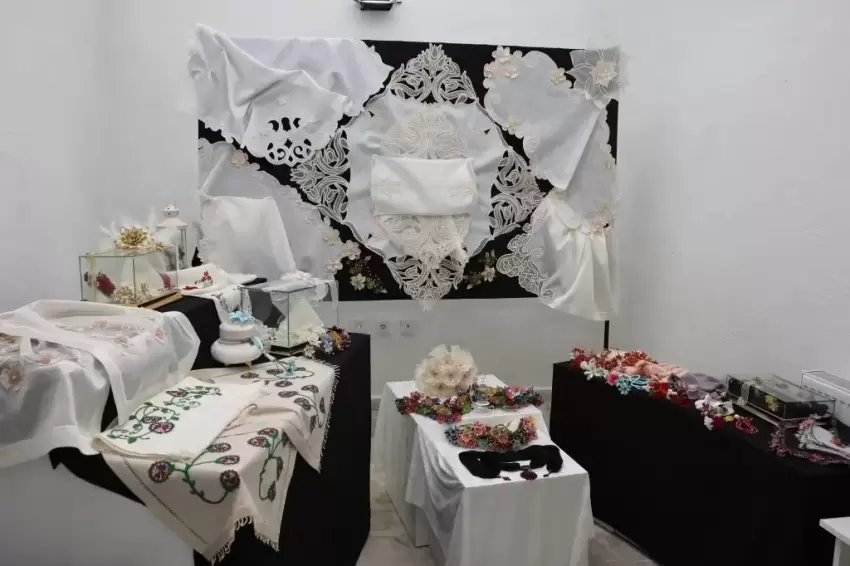 Kütahyada el sanatları kursiyerlerinden yıl sonu sergisi