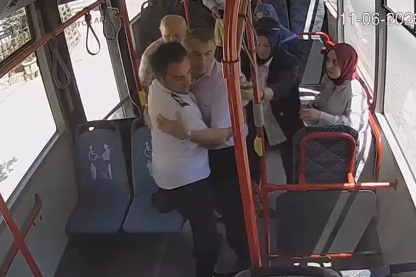 Sakarya Büyükşehirin otobüsünde bir manevrayla bir hayat kurtuldu