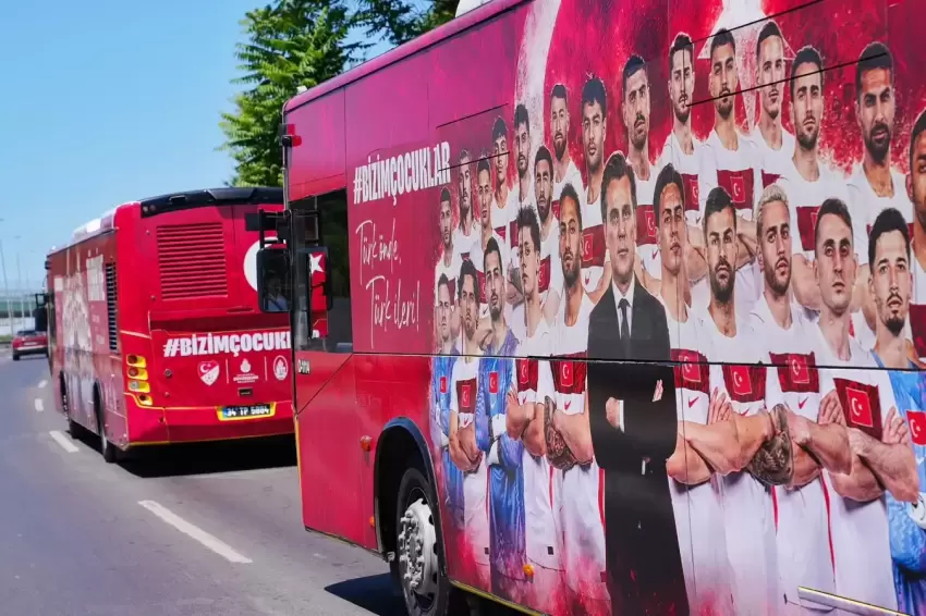 İstanbulun dört bir yanında ay yıldızlı seferler