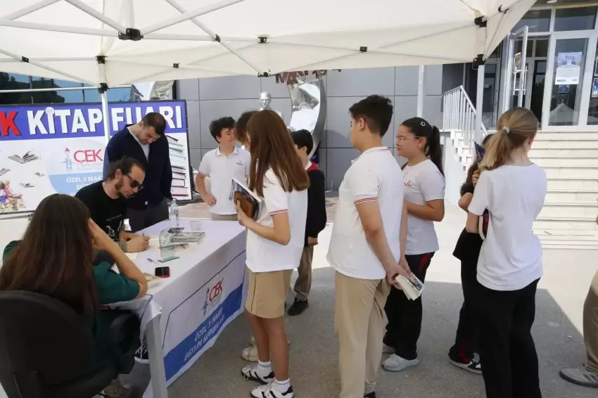 Bursada 5. ÇEK Kitap Fuarı değerli yazarları ağırladı