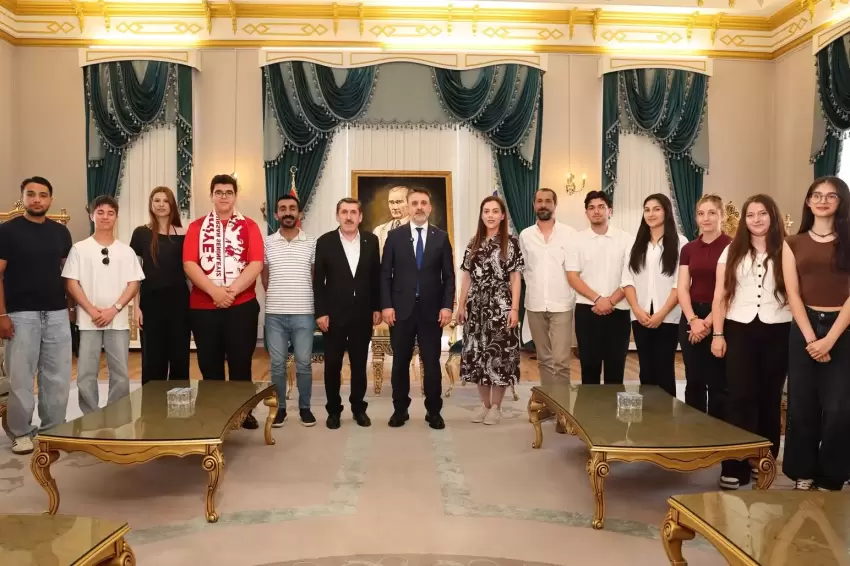 Şampiyon marşın Bursalı bestecileri Büyükşehirde ağırlandı