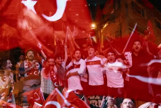 Altı Üstü İstanbuldan A Millilere destek