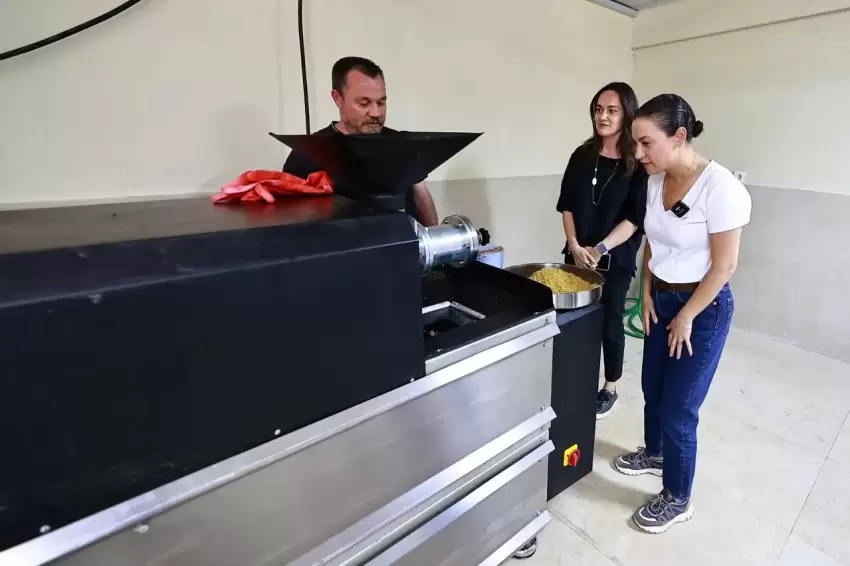 Efes Selçukta atık yemekler mamaya dönüşüyor