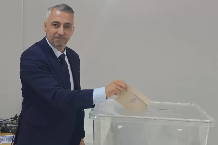 Bursa Gemlikte Kent Konseyi Sedat Akkuş ile devam