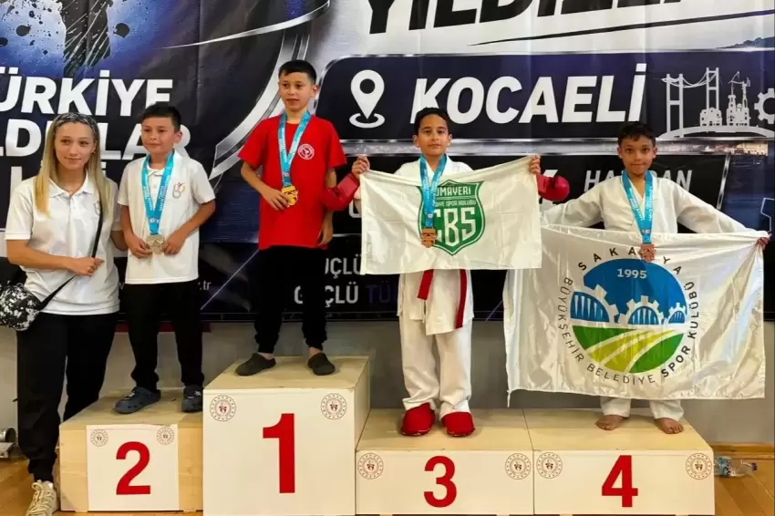 Sakaryanın minik yıldızları Kocaeliden 19 madalya ile döndü