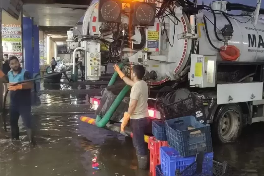 Manisa Salihlide yaralar sarılıyor