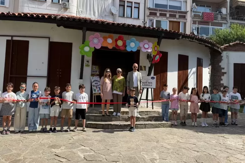 Cumhuriyet Sanat Galerisi minik ressamlara ev sahipliği yaptı