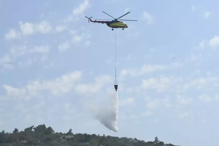 Urla Balıklovada orman yangını kontrol altında