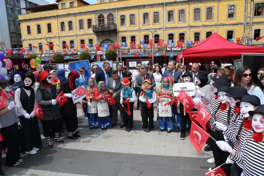 Trabzonda Kültür ve Sanat Festivali renkli görüntülerle başladı