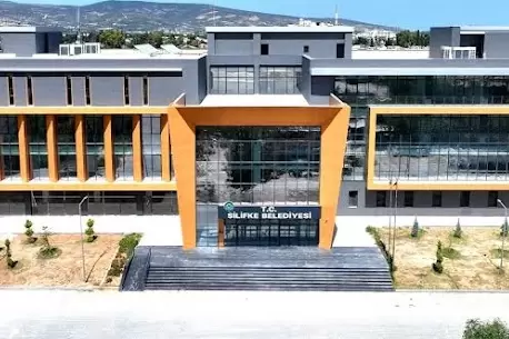 Bir operasyon da Silifke Belediyesine Başkan Turgut dahil 18 gözaltı