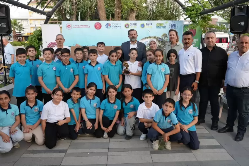 Bursa Gürsuda öğrenciler ödüllendirildi