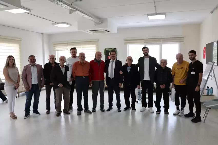 Bursa Nilüferde yaşlılara Babalar Günü ziyareti
