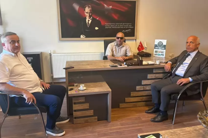 Artvin Ticaret Borsası Heyetinden görme engelli üyelerine anlamlı ziyaret