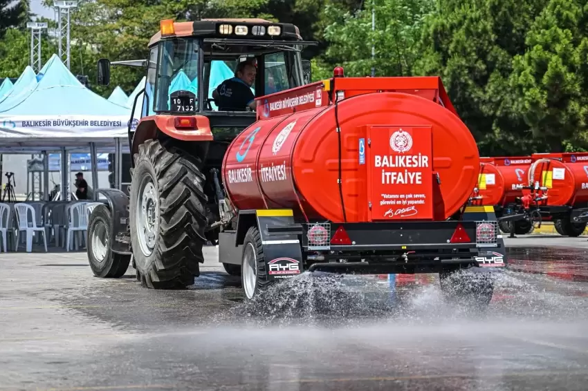 Balıkesir Büyükşehirden kırsala yangın tankeri