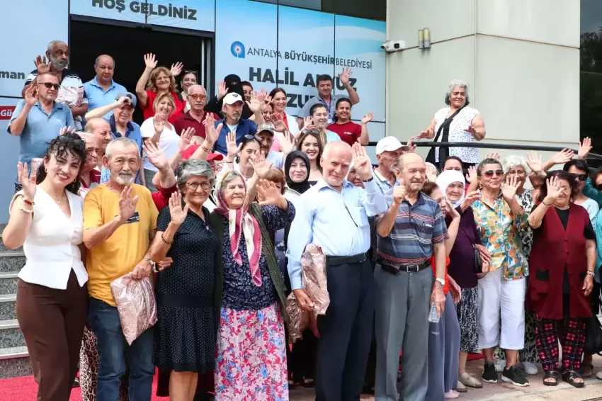 Antalyada kalplere dokunan buluşma