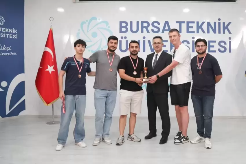 Bursa Teknikte sporun kazananları ödüllerine kavuştu