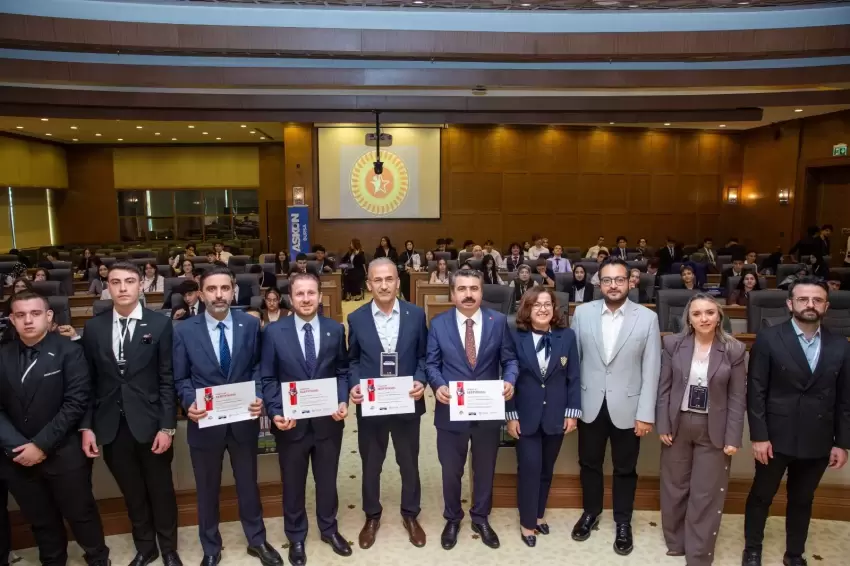 180 gencin sesi Bursadan yükseldi
