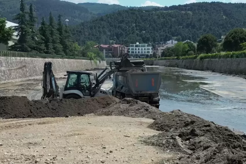 Bursa Nilüfer Çayında temizlik çalışmaları tamamlandı
