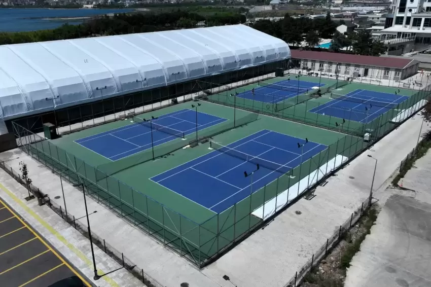 İzmit Tenis Spor Merkezine 4 kapalı tenis kortu