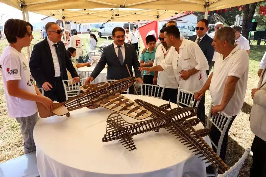 Sakarya Roket Şenliğinde genç mucitler gökyüzüyle buluştu