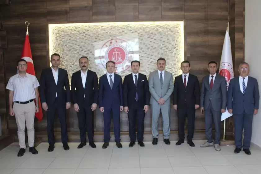 Bursada görev yeri değişen Başsavcı ve savcılara veda