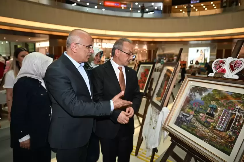 Malatyada kadın ve engelli kursiyerlerden el emeği sergisi