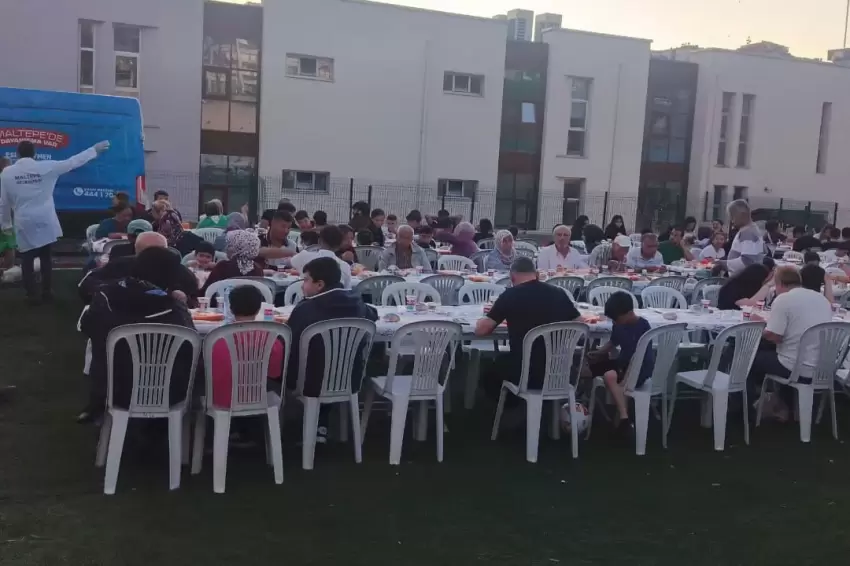 Maltepede Yas-ı Matem orucunun 8. gün lokmaları paylaşıldı