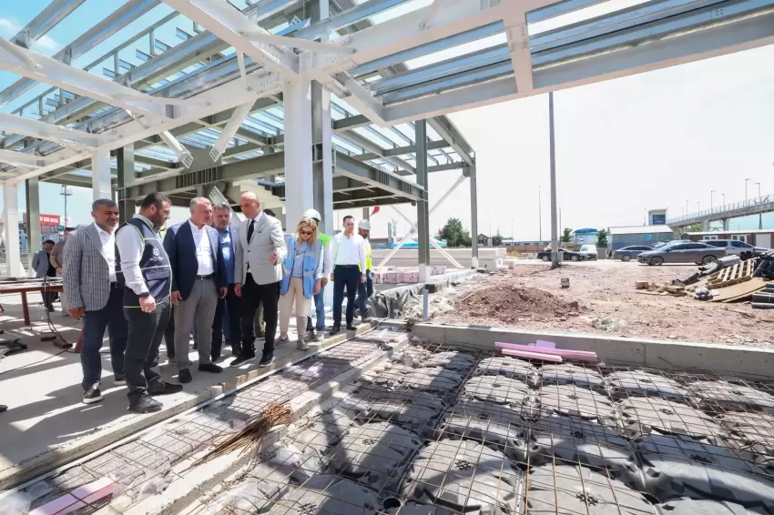 Kocaelide Başkan Büyükakın sosyal yaşam merkezini inceledi