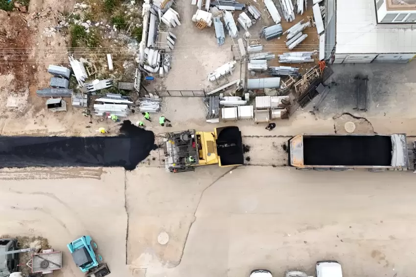 Antalyada altyapı ve asfalt çalışmaları eş zamanlı sürüyor