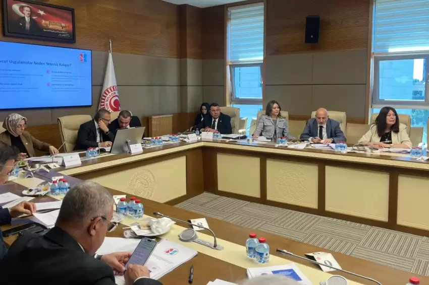 TBMM Komisyonu çocukların dijital riskleri ve eğitim politikalarını masaya yatırdı